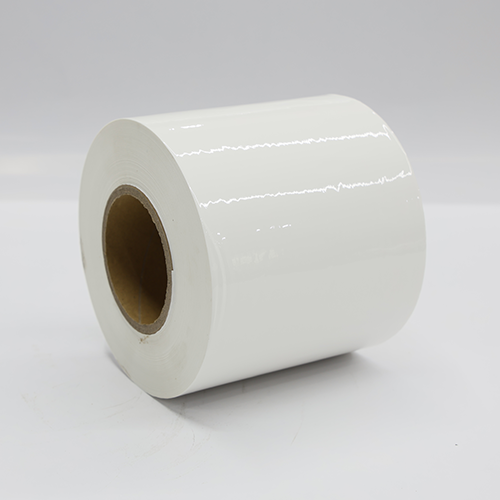 体育 vs. PET: 製品パッケージに適したラベル素材の選択